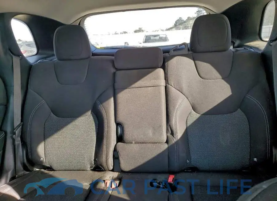 1C4PJLCB4KD187281# 10