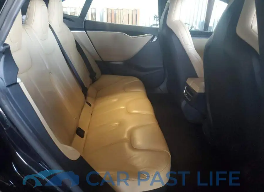5YJSA1E21GF142827# 10