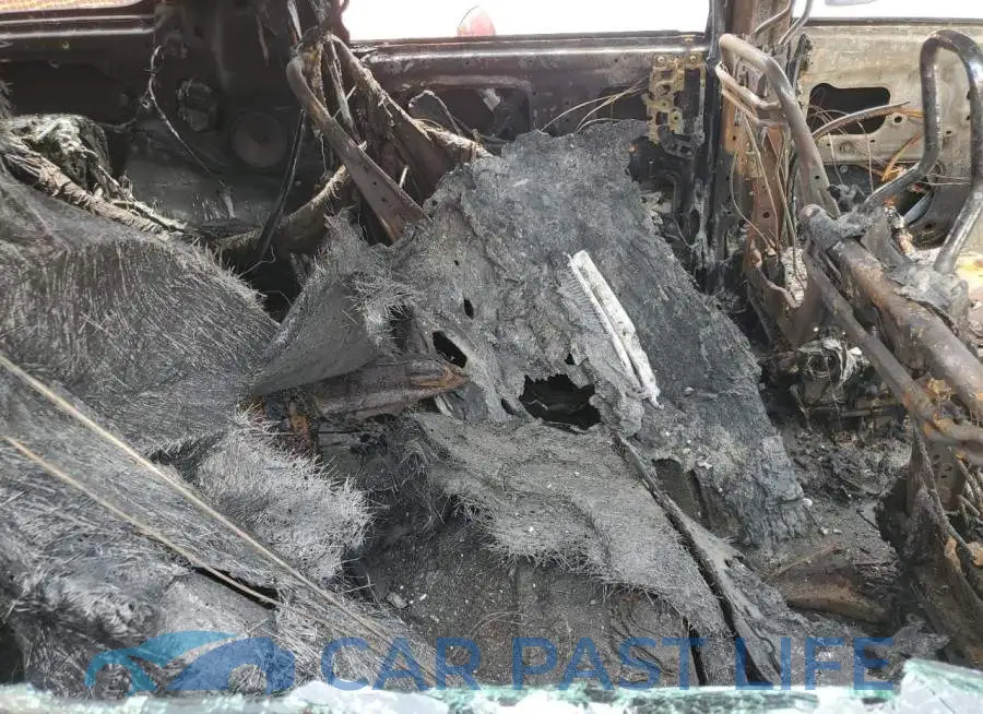 5TDZZ3DC5JS951862# 11