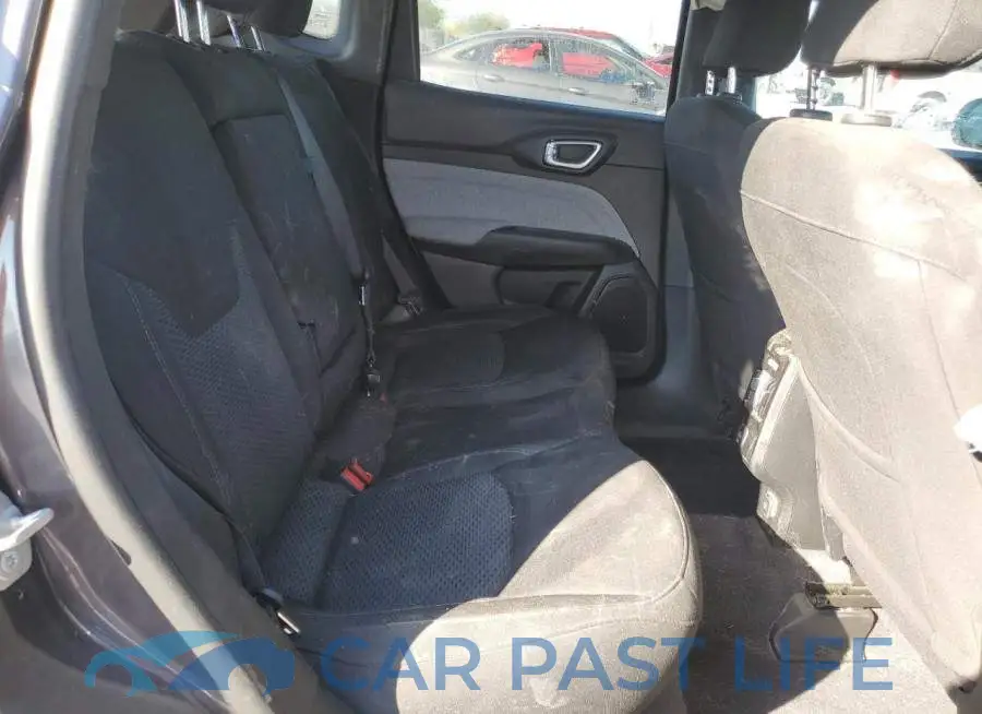 3C4NJDAN3RT172222# 10
