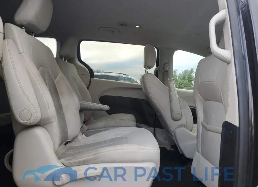 2C4RC1H78JR158289# 11
