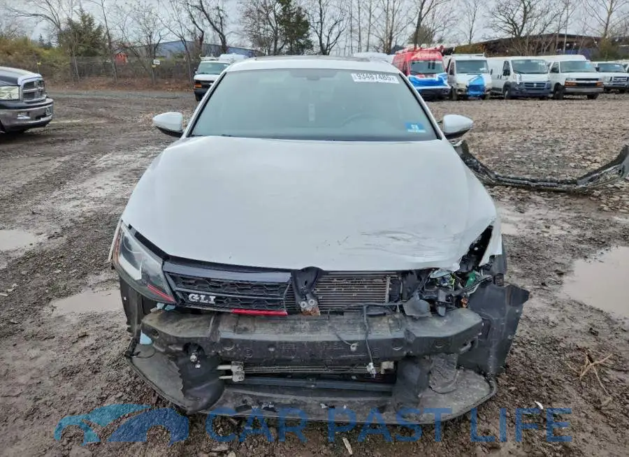 3VW4T7AJ0GM255809# 5