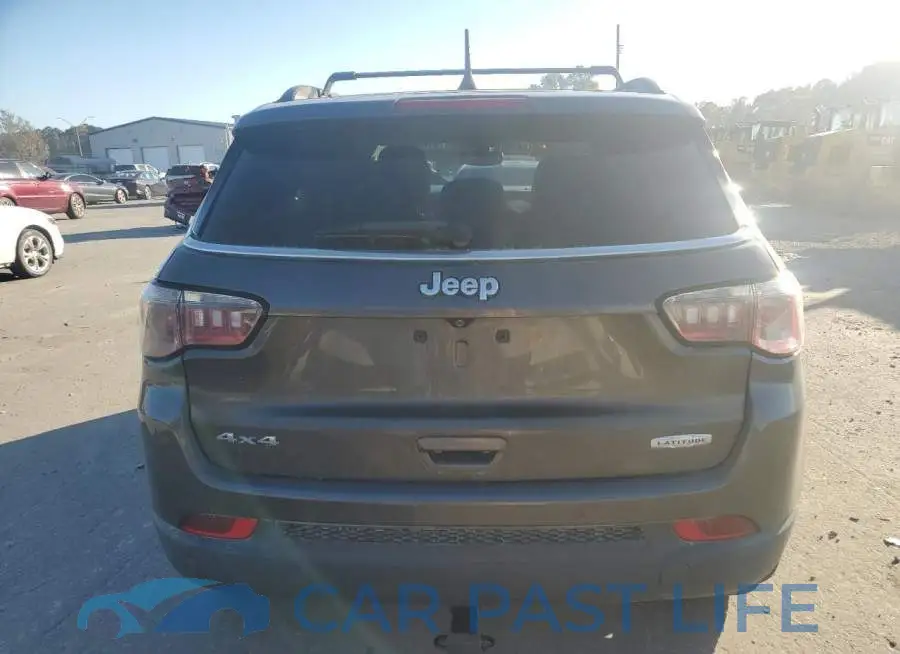 3C4NJDBB5JT154717# 6