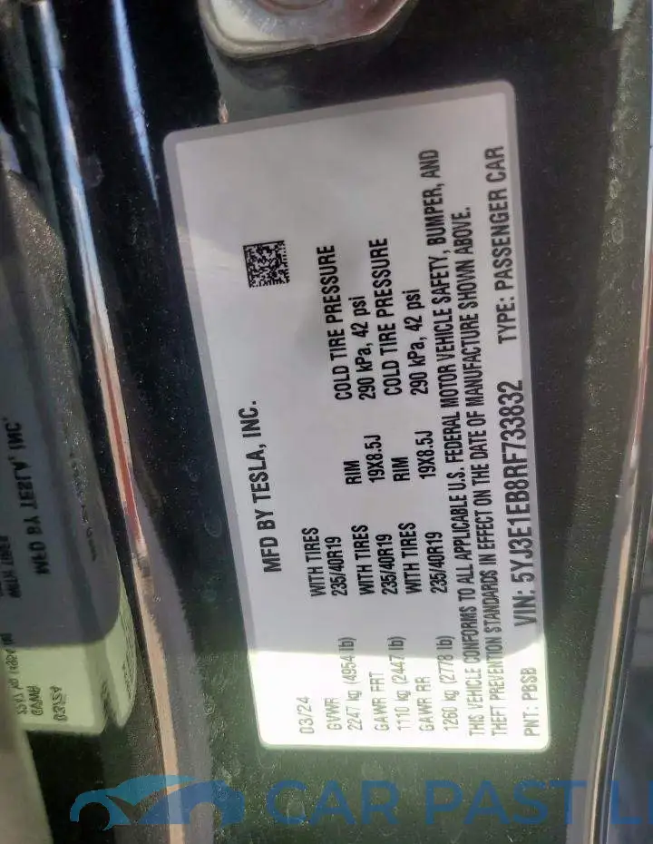 5YJ3E1EB8RF733832# 12