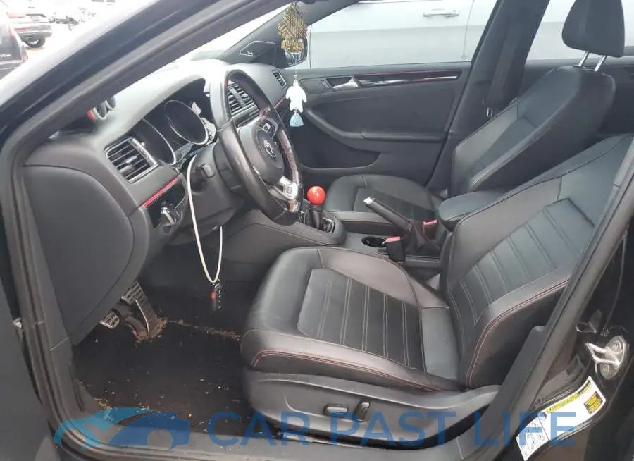 3VW5T7AJ7GM384831# 7