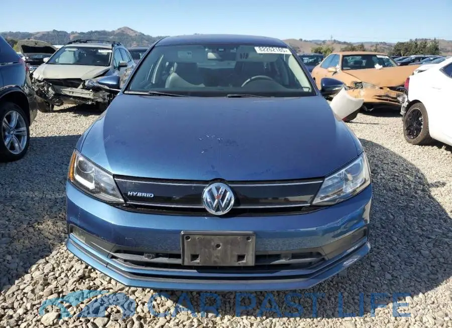 3VW637AJ8GM417565# 5