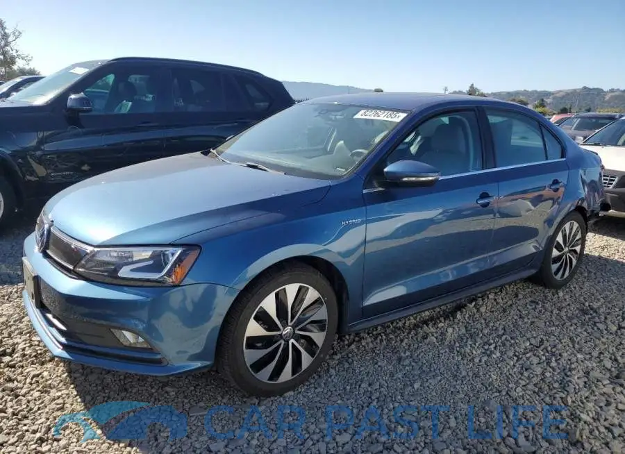 3VW637AJ8GM417565# 1