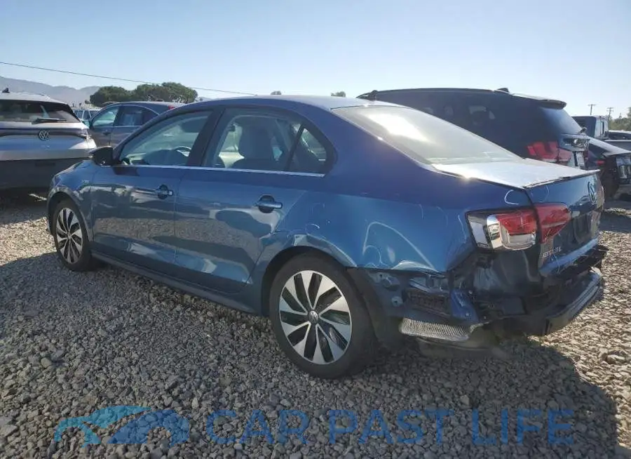 3VW637AJ8GM417565# 2