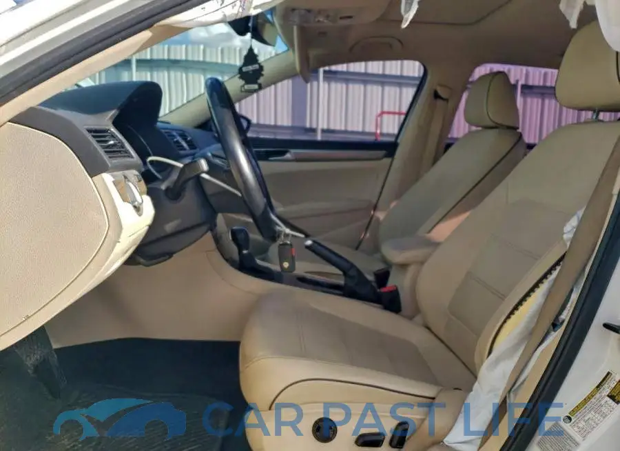 1VWBS7A34GC048966# 7