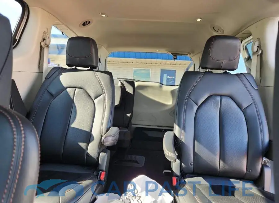 2C4RC1EG2HR840079# 10
