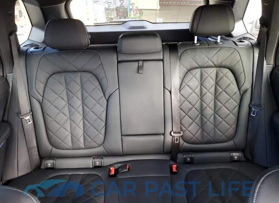 5UX13EU06R9V28703# 10