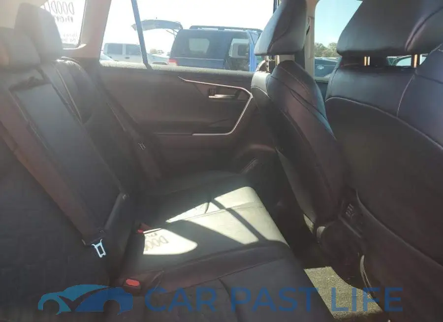2T3J1RFV8MW157267# 11