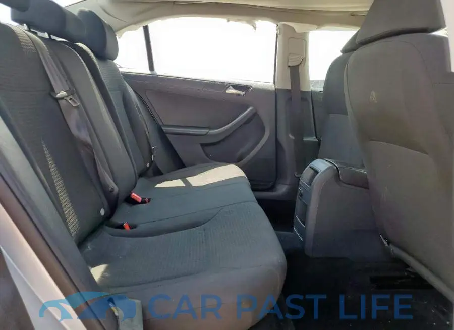 3VW167AJ0GM274533# 10