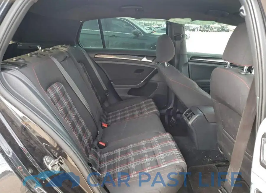 3VW5T7AU5GM062733# 10