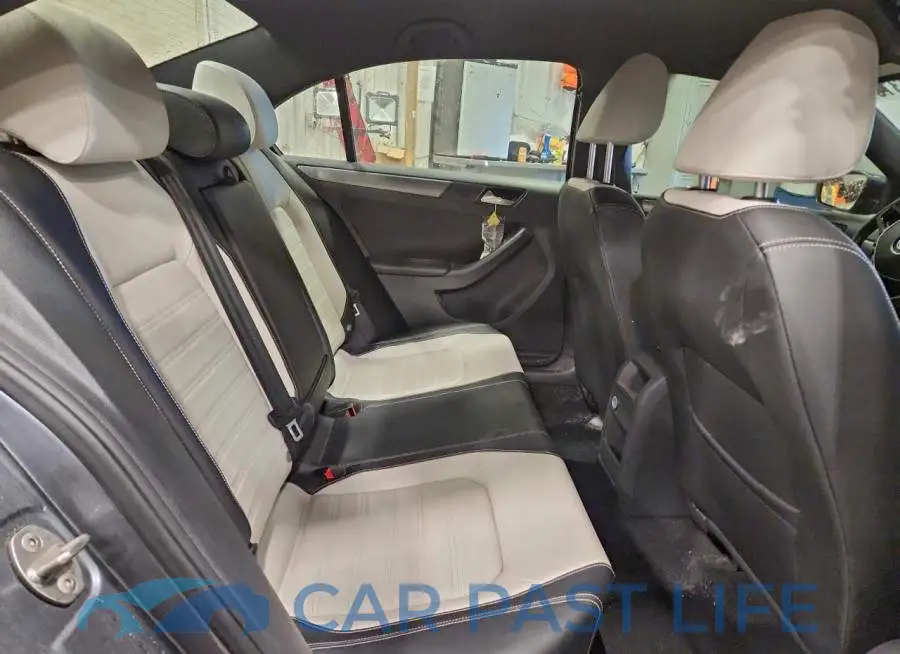 3VWD17AJ2GM249466# 10