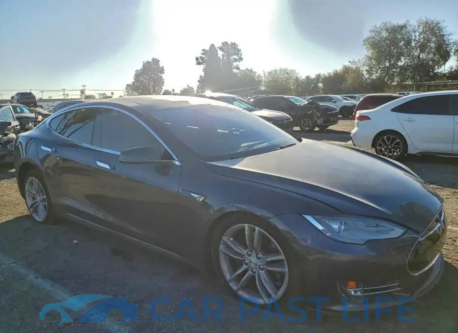 5YJSA1E20GF125744# 4