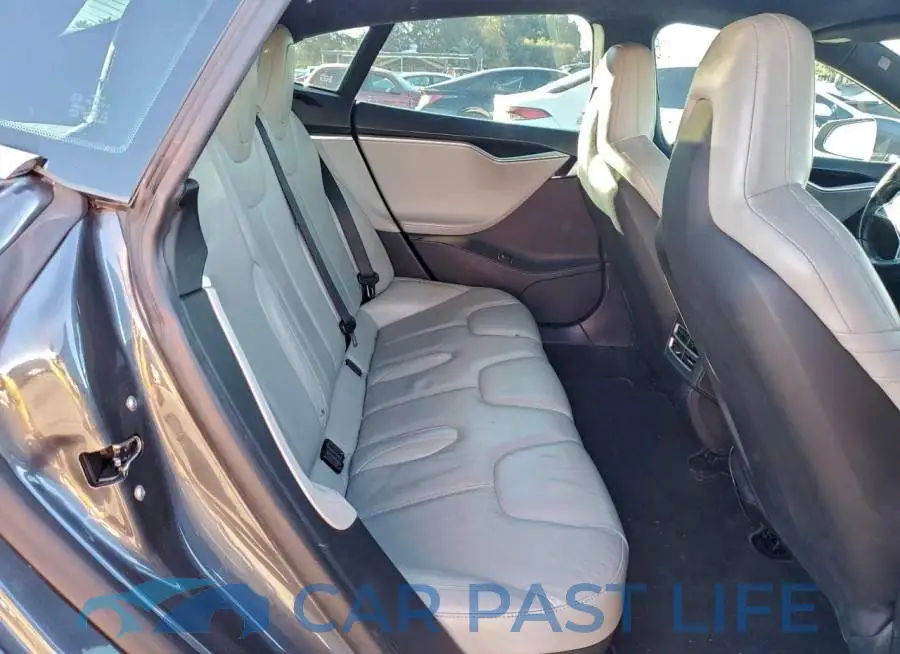 5YJSA1E20GF125744# 10