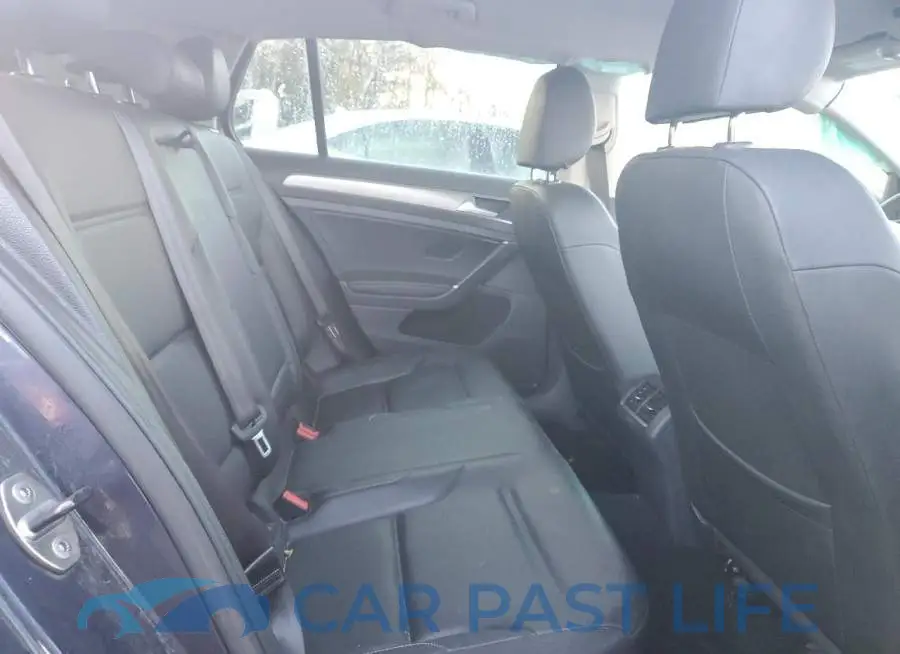 3VW117AU1GM040989# 10