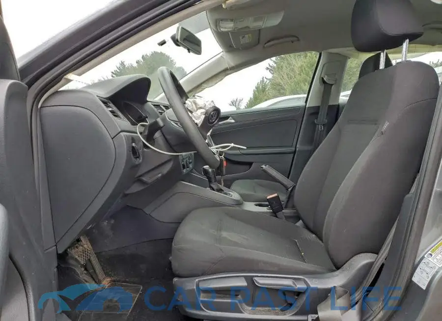3VW267AJ9GM393184# 7