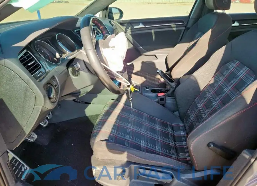 3VW5T7AU1GM051535# 7