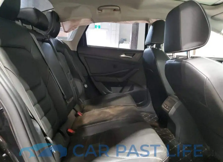 3VWGM7BUXNM012704# 10