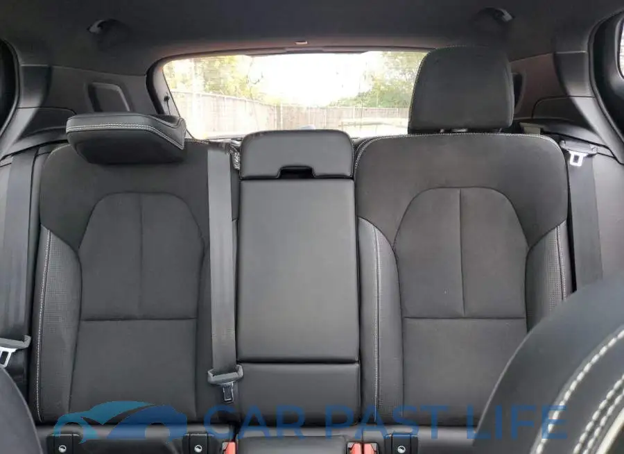 YV4162UM8L2219368# 10