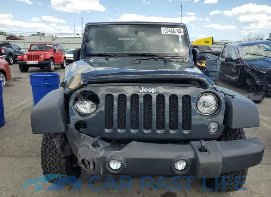 1C4BJWCG2JL842310# 5