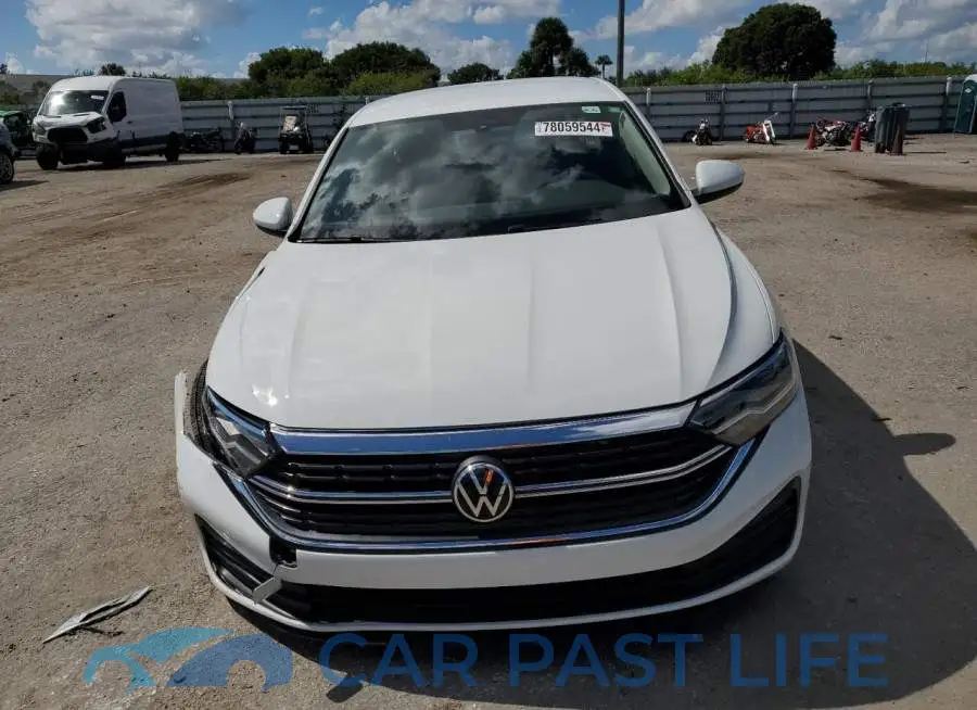 3VW5M7BU0PM017372# 5