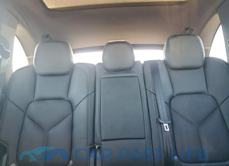 WP1AA2A23GLA10977# 10