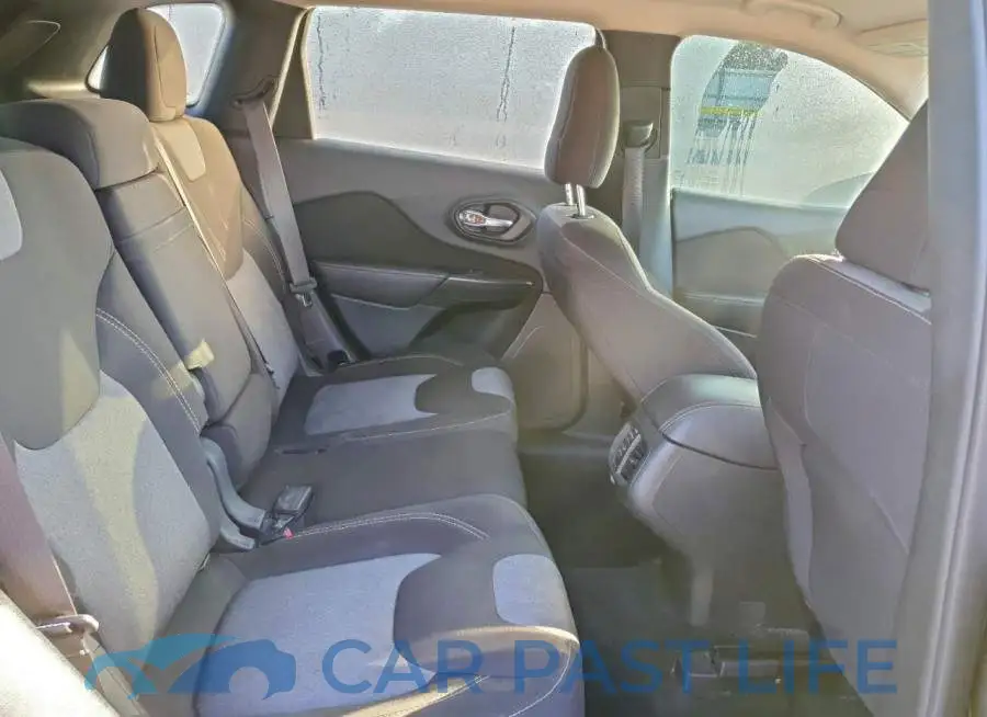 1C4PJLAB6GW165832# 11