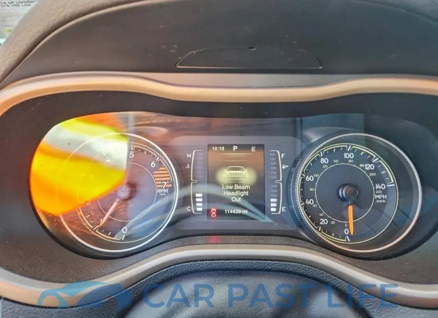 1C4PJMCB1GW221386# 9