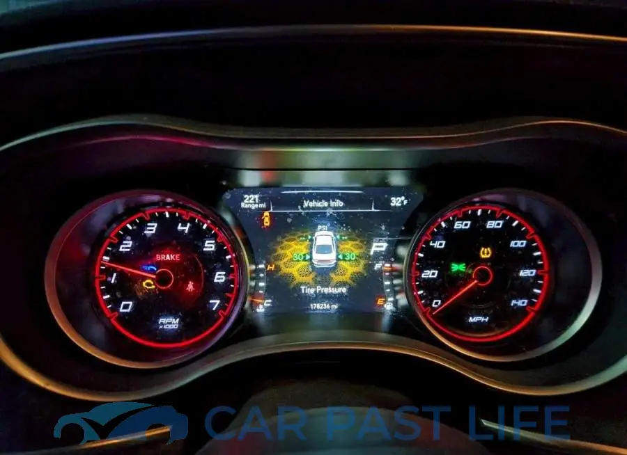 2C3CDXHG8GH276478# 9