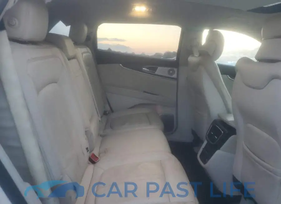 2LMPJ7JR7GBL75877# 11
