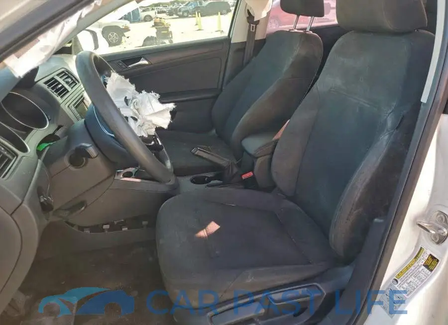 3VW167AJ0GM325609# 7
