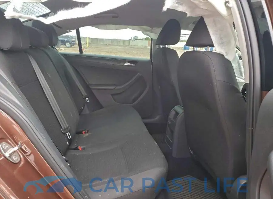 3VW267AJ2GM369325# 10