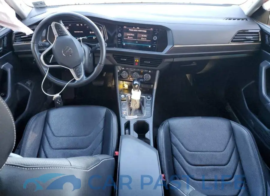 3VWGM7BUXNM031527# 8