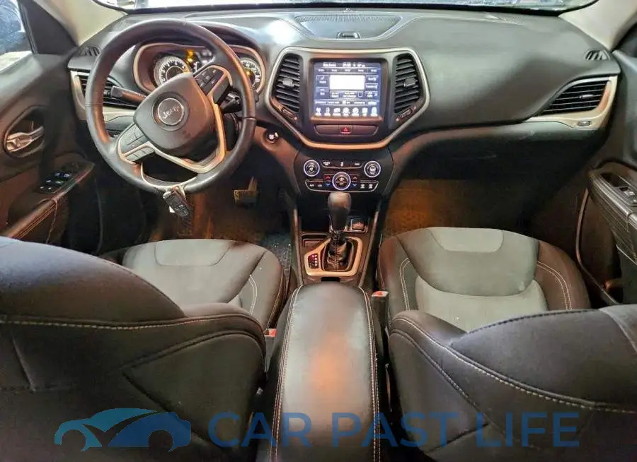 1C4PJLCB0GW370754# 8