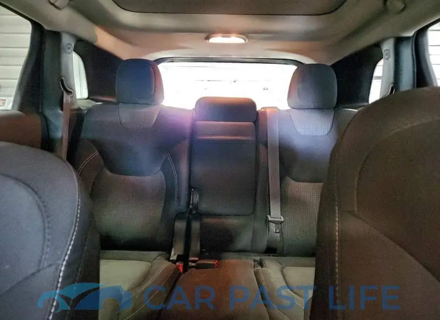 1C4PJLCB0GW370754# 10