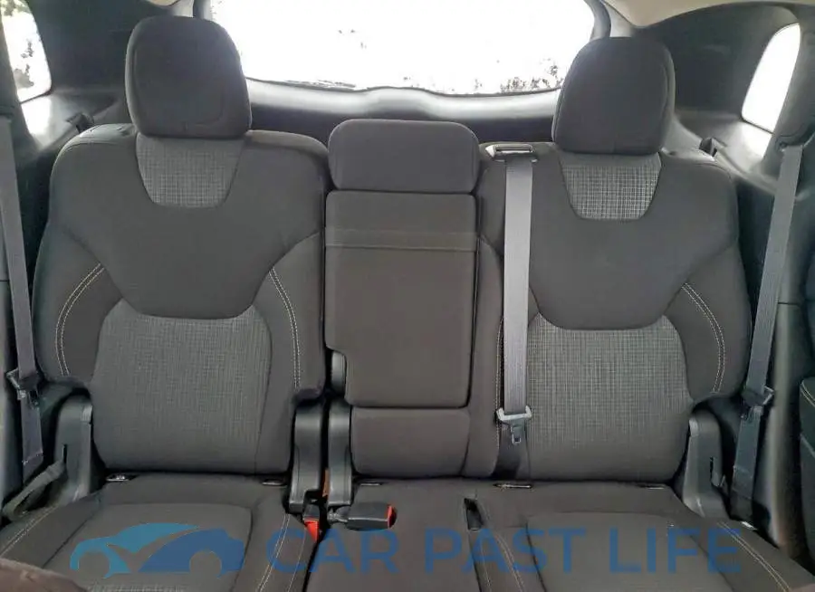 1C4PJLCB4GW128114# 10