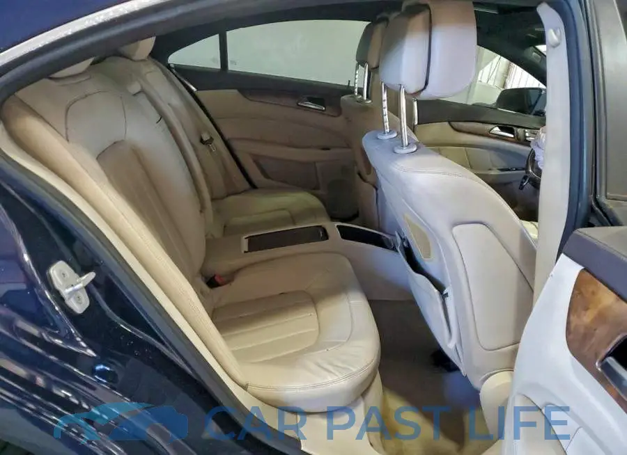 WDDLJ6FB7GA165026# 10