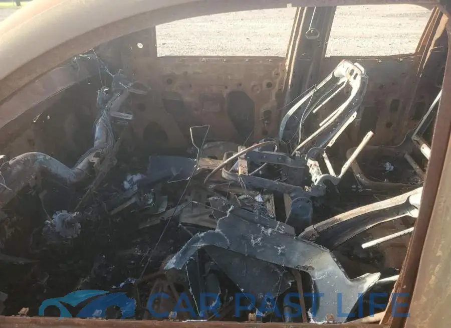 1GCVKREC1JZ257687# 7