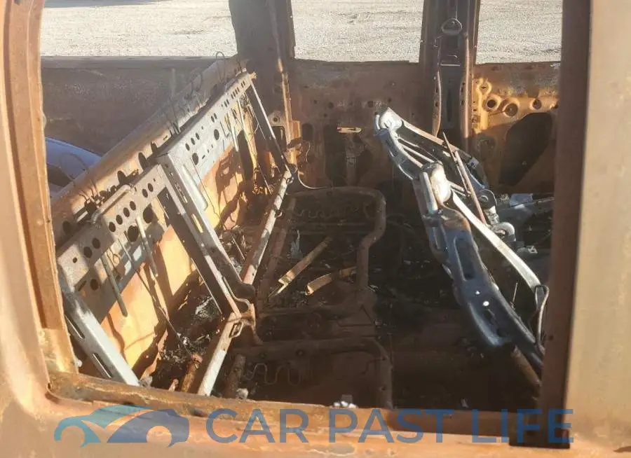 1GCVKREC1JZ257687# 10