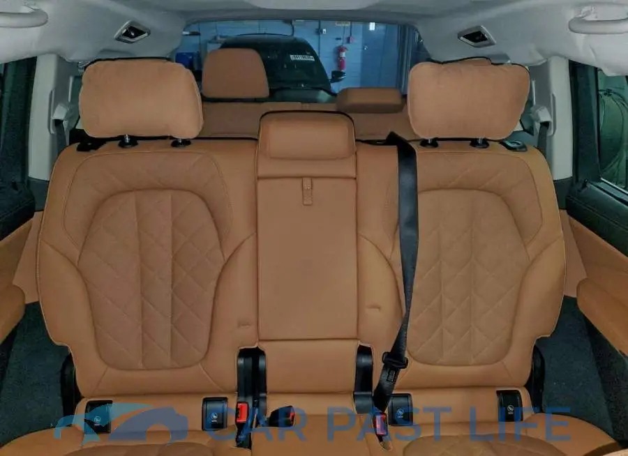5UX23EM02R9V75831# 10