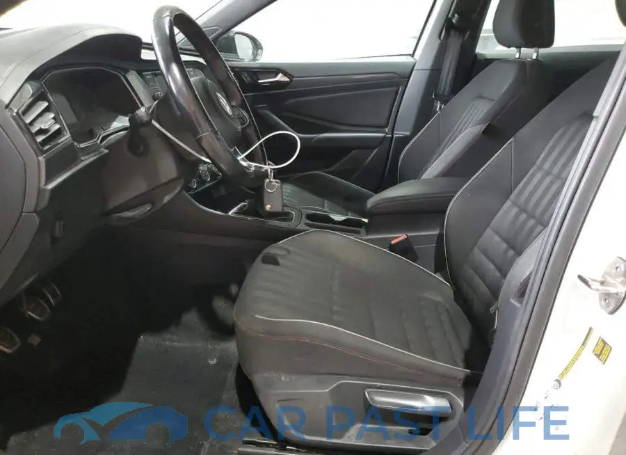 3VW5T7BU8KM152045# 7