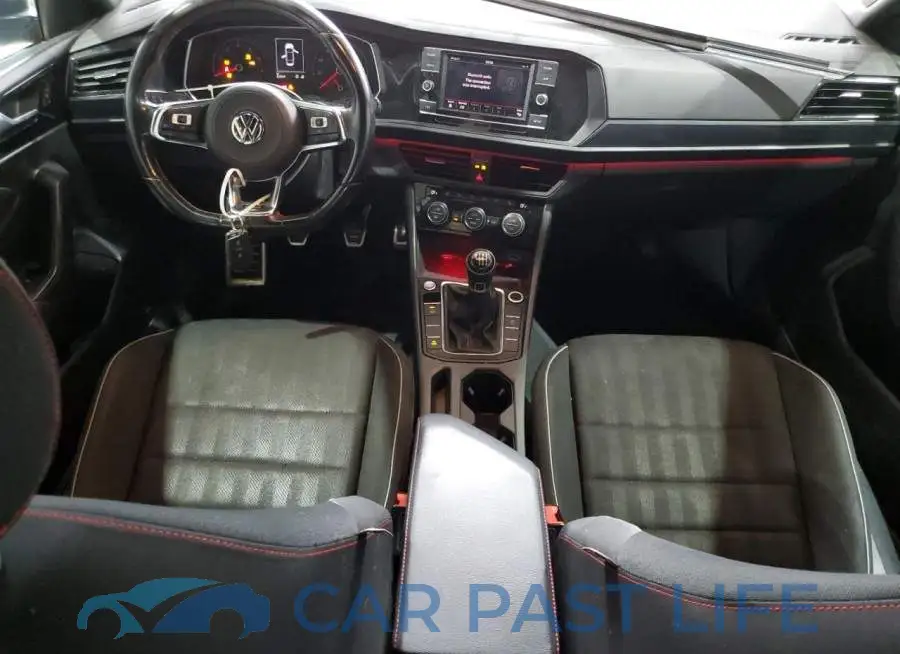 3VW5T7BU8KM152045# 8