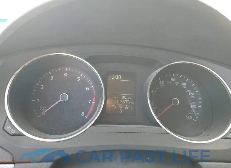 3VW167AJ9HM220715# 9