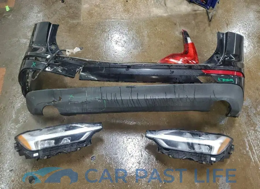 LYV102RK8JB101215# 12