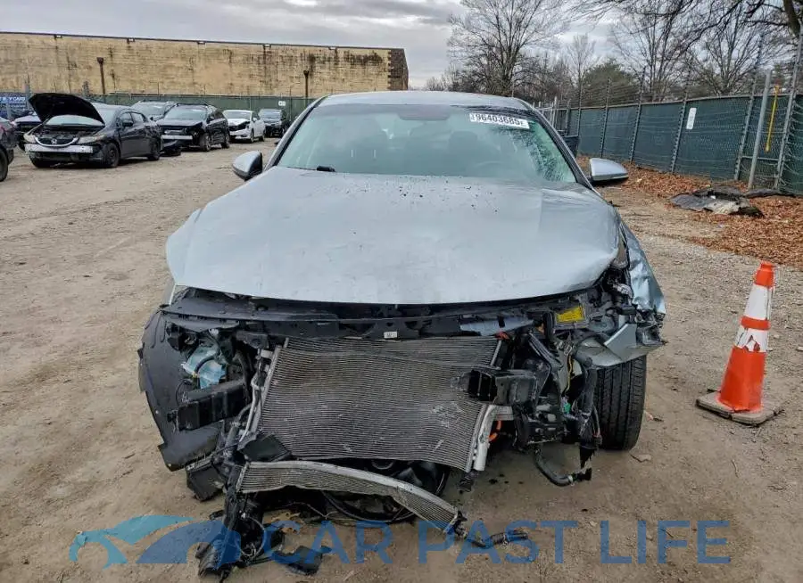 KNAGT4LE3J5021575# 5