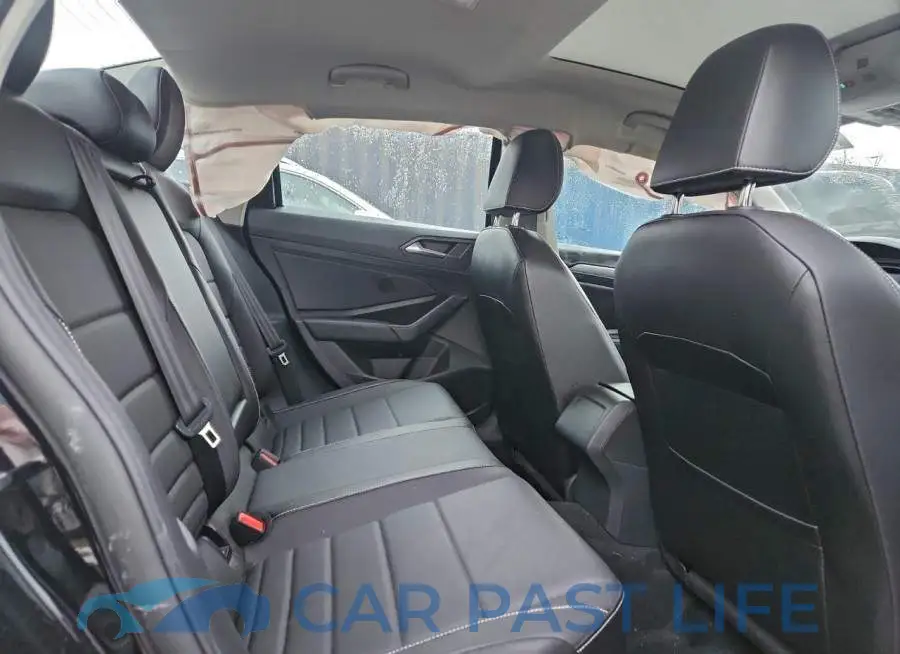 3VW7M7BU1NM021677# 10