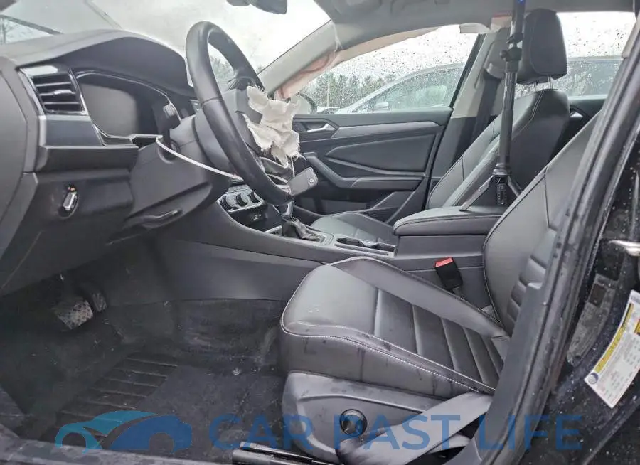3VW7M7BU1NM021677# 7